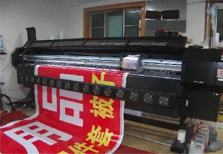 安化喷绘广告分辨率是多少？